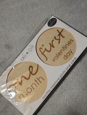 ali + oli Wooden Milestone Photo Prop Cards - Neutral Beige